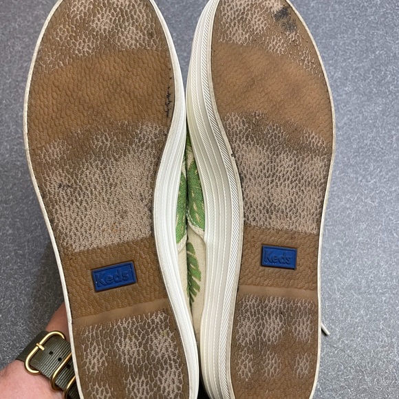 Unique Keds on platform with linen colored background and tropical leaf design - Picture 6 of 8